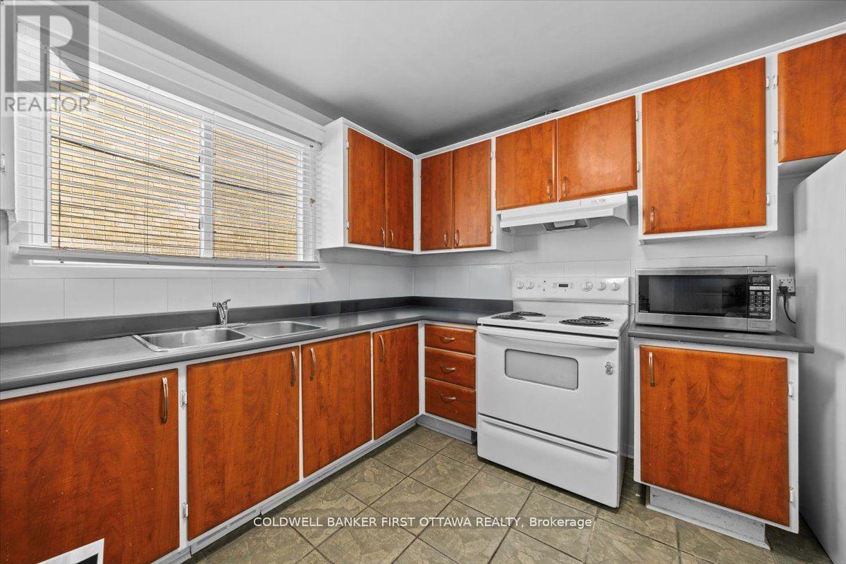 902 Watson Street, Ottawa, Ontario  K2B 6B9 - Photo 16 - X13440814