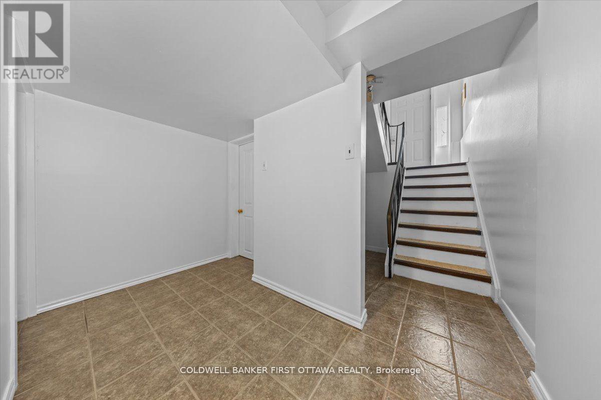 902 Watson Street, Ottawa, Ontario  K2B 6B9 - Photo 17 - X13440814