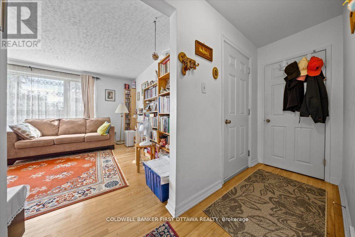 902 Watson Street, Ottawa, Ontario  K2B 6B9 - Photo 5 - X13440814