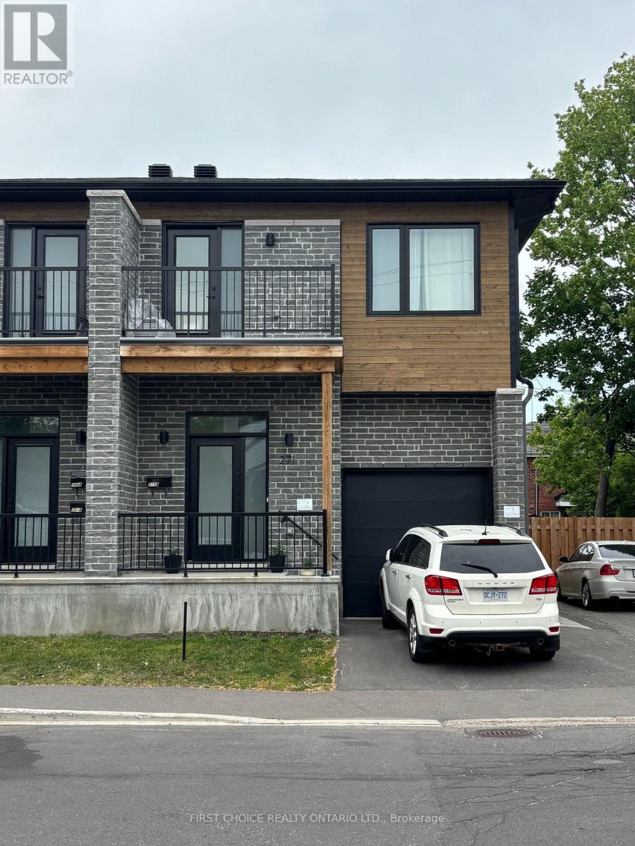 271 Queen Mary Street, Ottawa, Ontario  K1K 1X1 - Photo 1 - X13440820