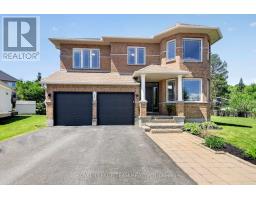 121 MUSKEGO CRESCENT, Ottawa, Ontario