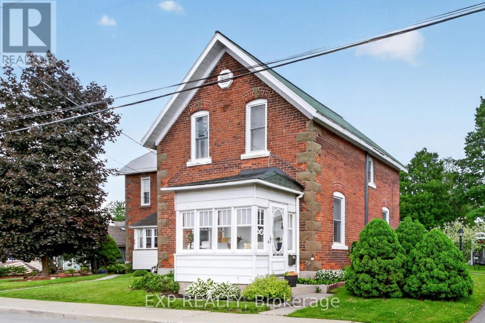 82 Munro Street, Carleton Place, Ontario  K7C 1H7 - Photo 2 - X13441054