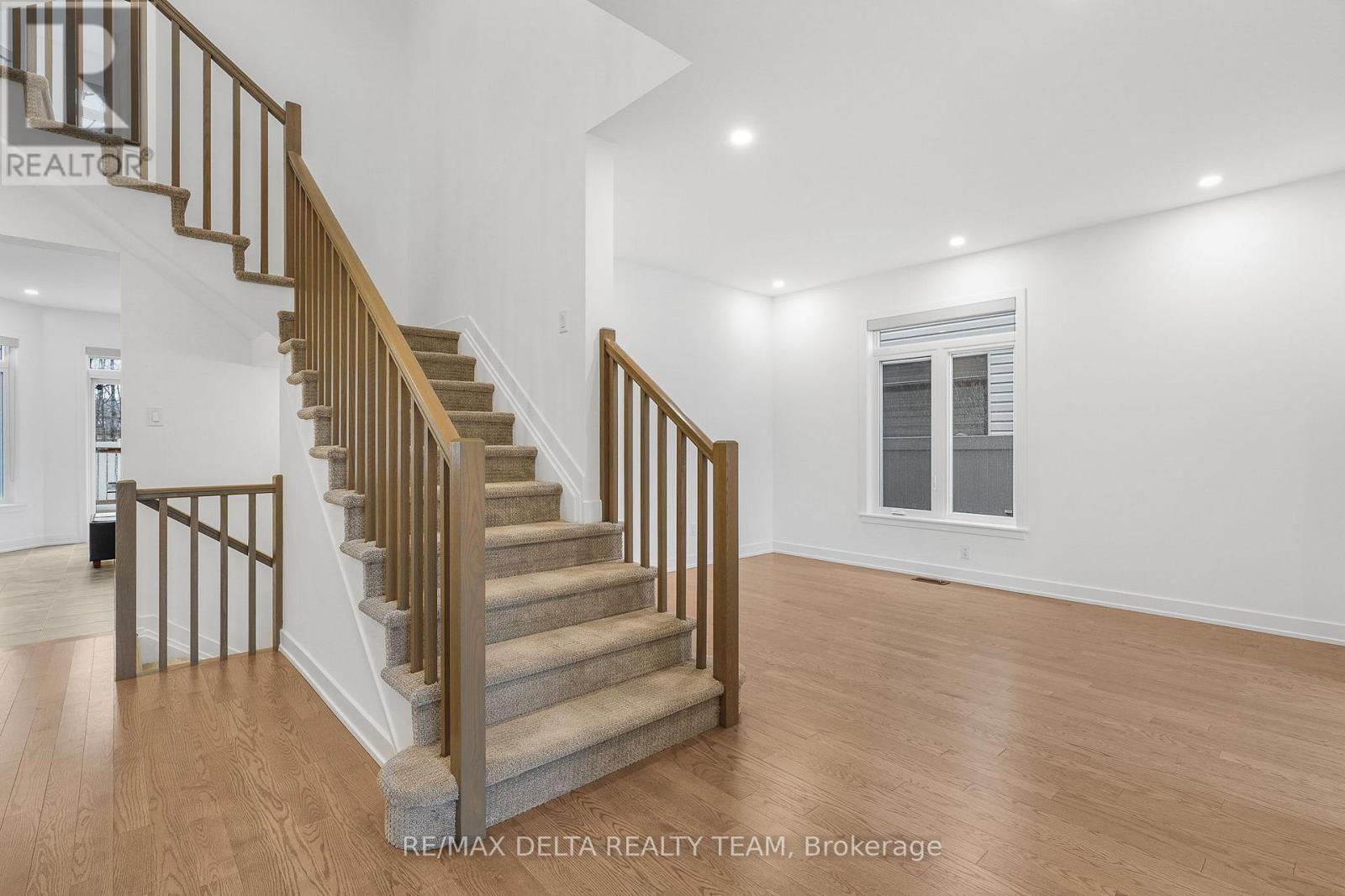 39 Angel Heights, Ottawa, Ontario  K2S 2N2 - Photo 4 - X13441080