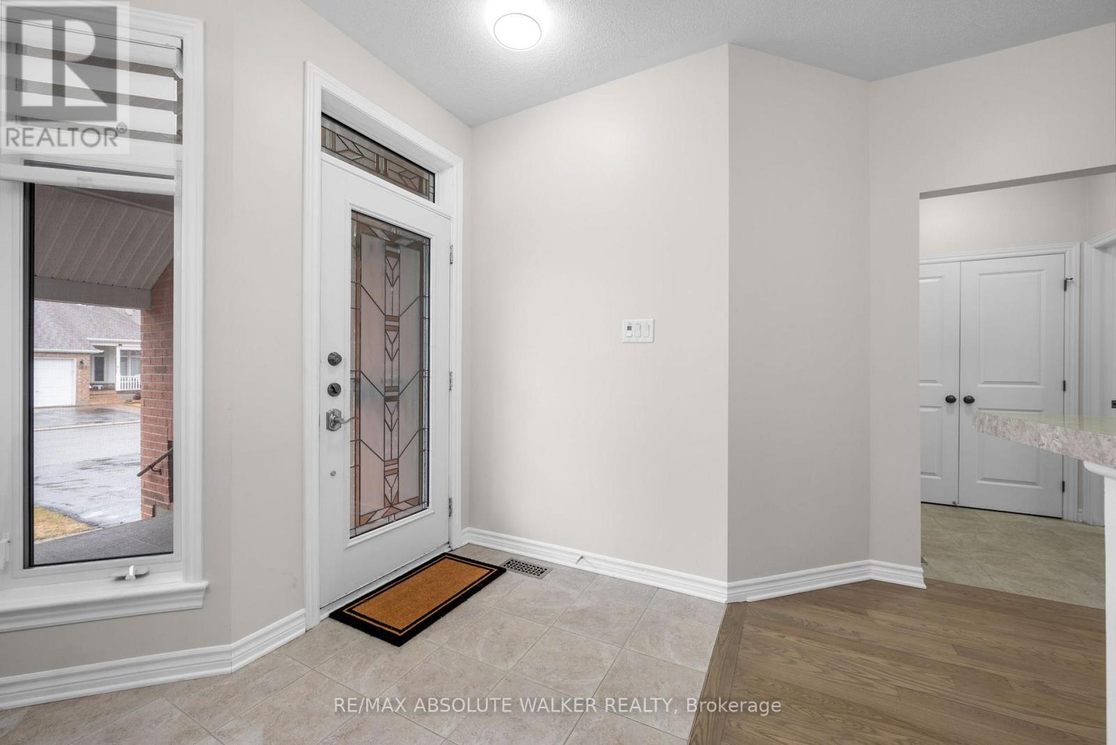 261 Bulrush Crescent, Ottawa, Ontario  K1T 0E5 - Photo 2 - X13441246