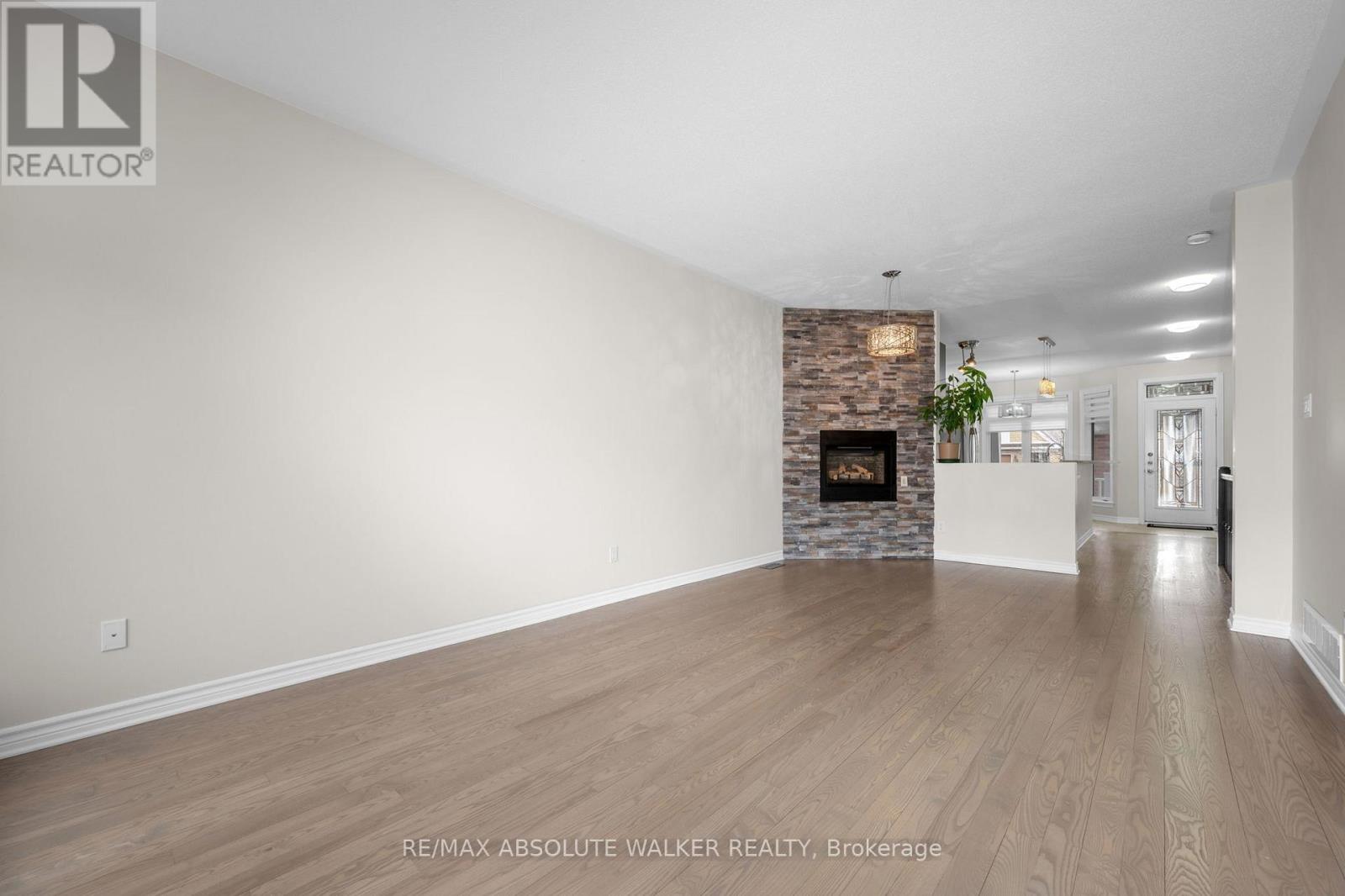 261 Bulrush Crescent, Ottawa, Ontario  K1T 0E5 - Photo 5 - X13441246