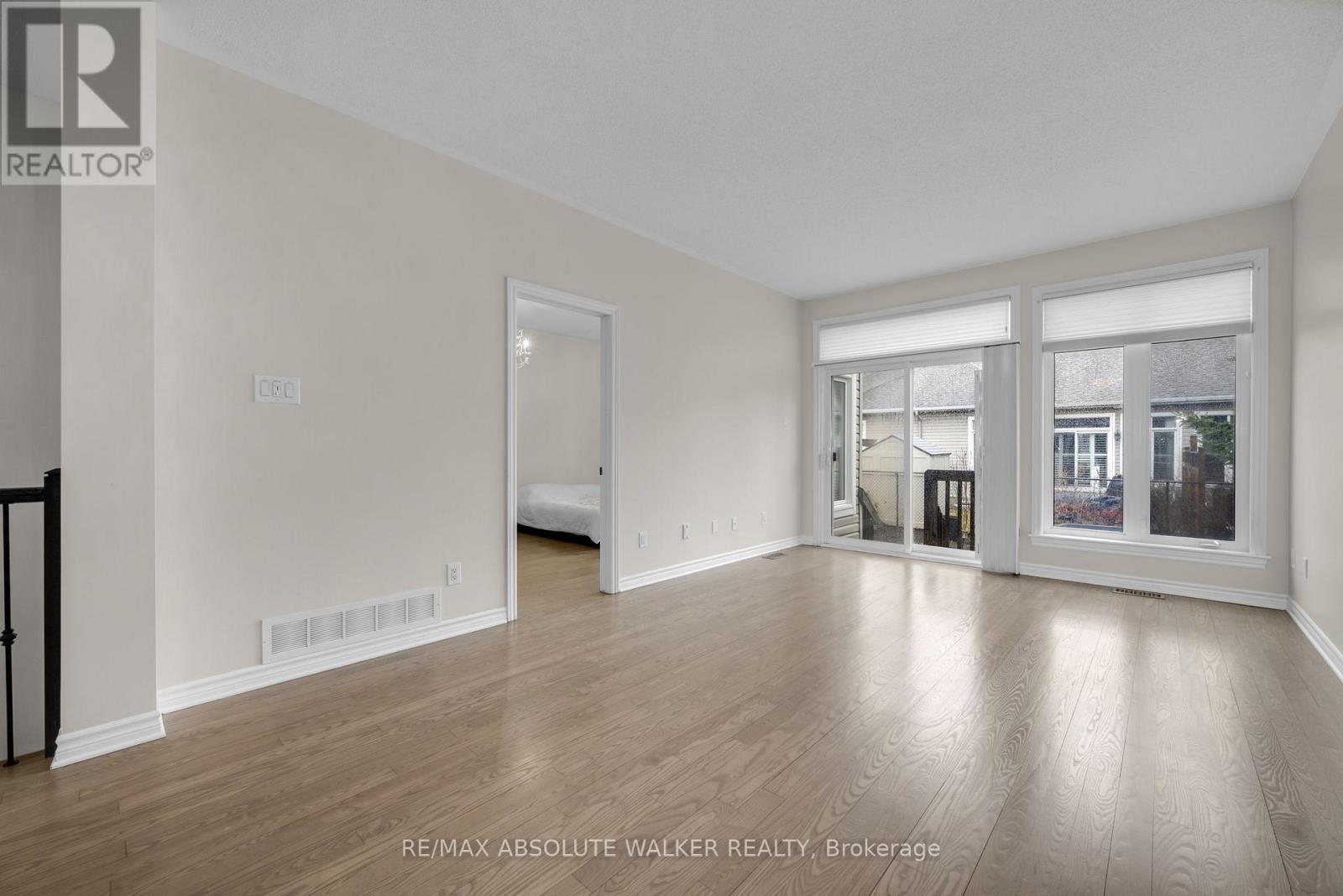 261 Bulrush Crescent, Ottawa, Ontario  K1T 0E5 - Photo 6 - X13441246
