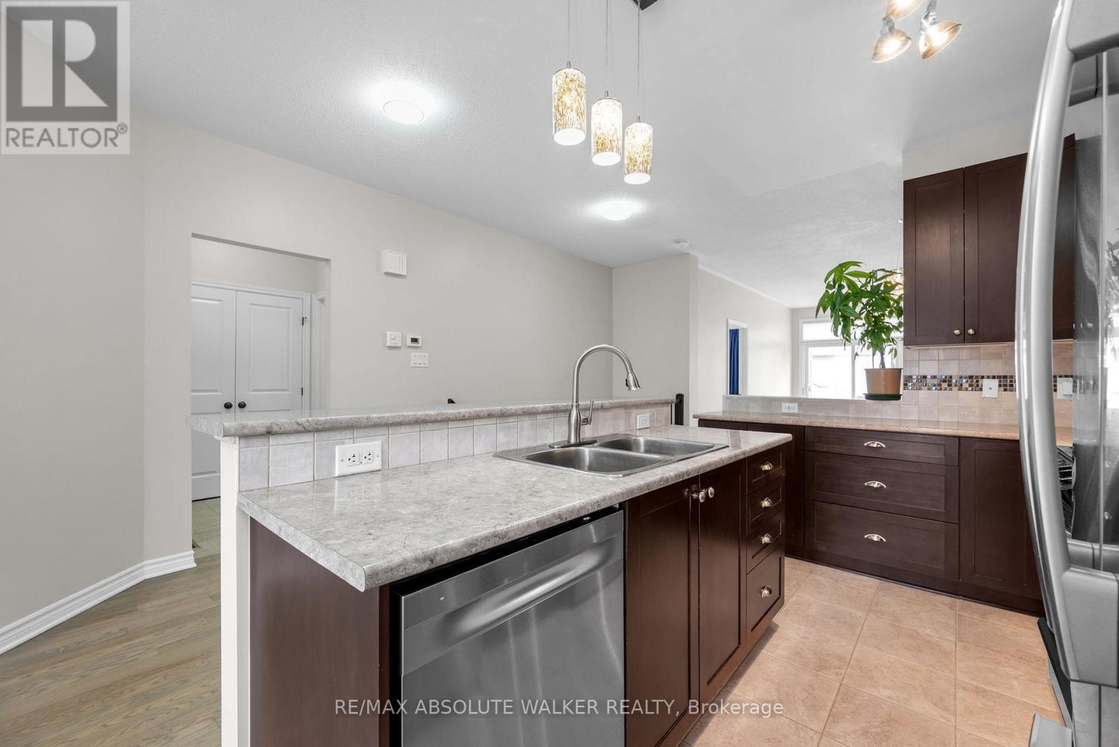 261 Bulrush Crescent, Ottawa, Ontario  K1T 0E5 - Photo 8 - X13441246