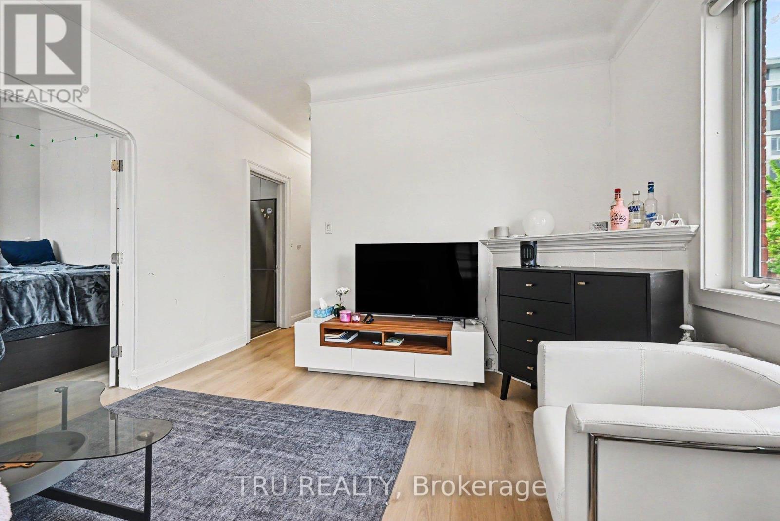 351 Friel Street, Ottawa, Ontario  K1N 7W7 - Photo 7 - X13441322