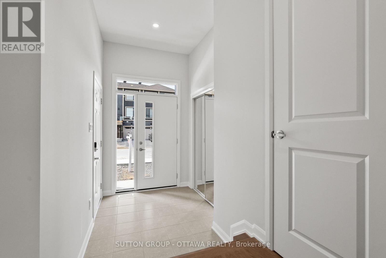 289 Bankside Way, Ottawa, Ontario  K2J 7M8 - Photo 2 - X13441542