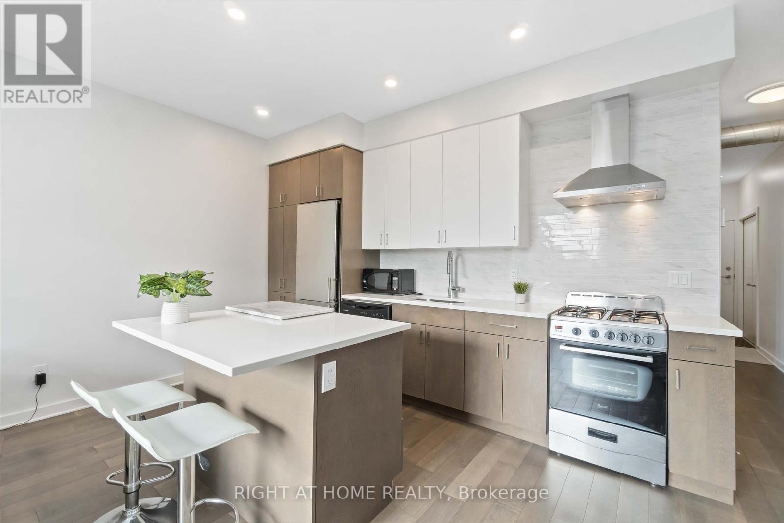 305 - 22 Perkins Street, Ottawa, Ontario  K1R 7G5 - Photo 4 - X13441828