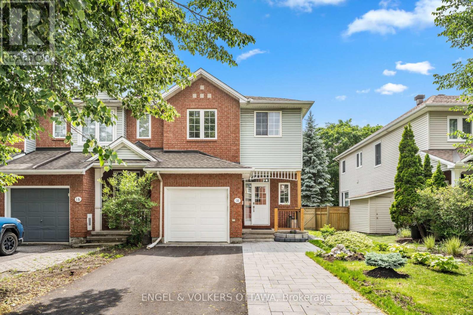 18 Cambray Lane, Ottawa, Ontario  K2K 3C3 - Photo 1 - X13441838