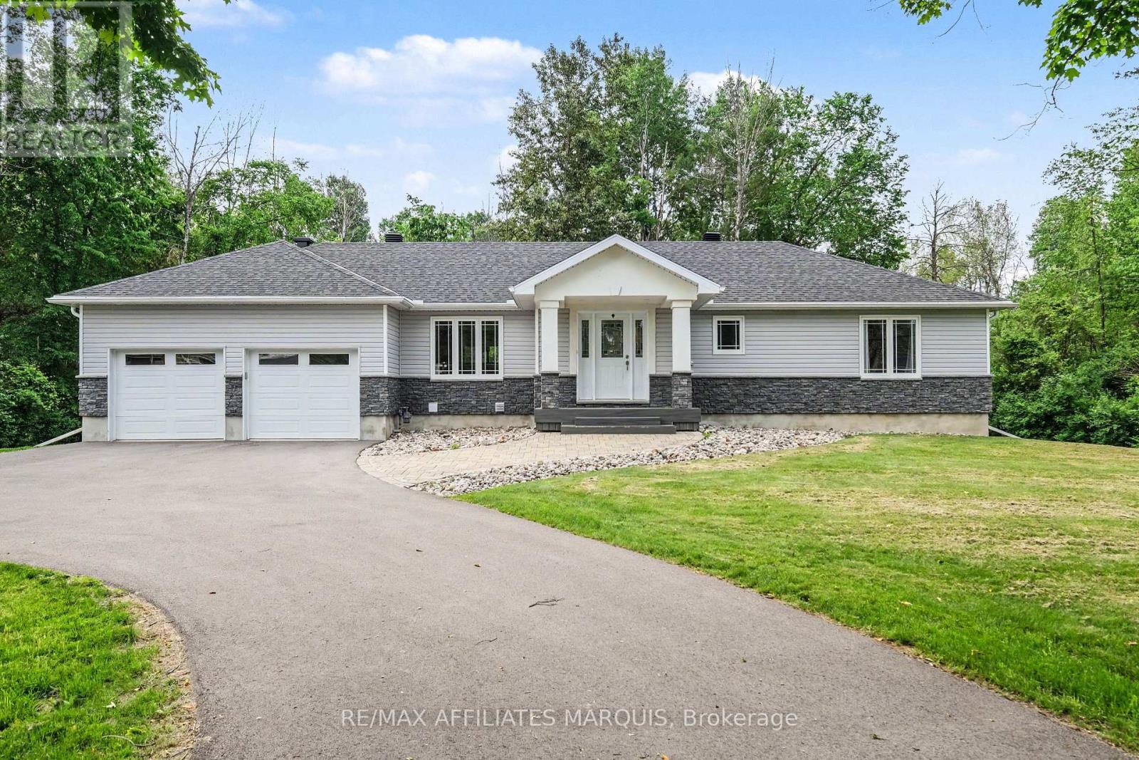 97 GOLF CLUB ROAD, Rideau Lakes, Ontario