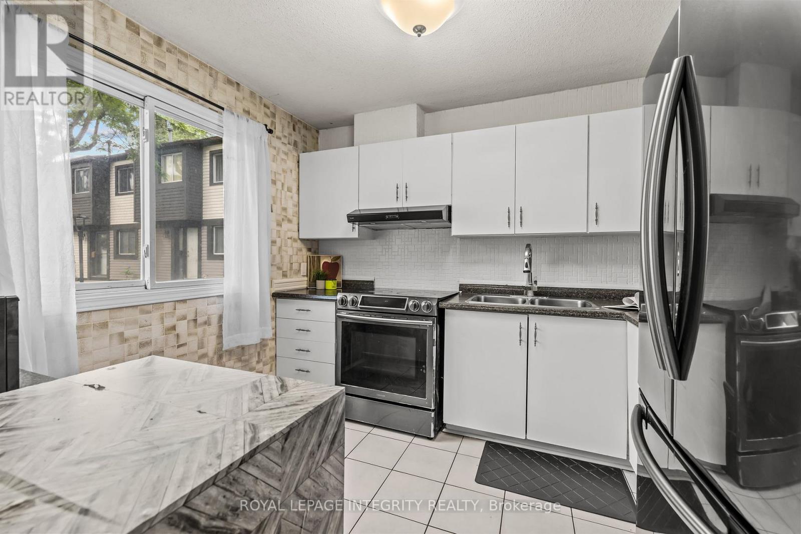 3565 Aladdin Lane, Ottawa, Ontario  K1T 1E1 - Photo 3 - X13442344