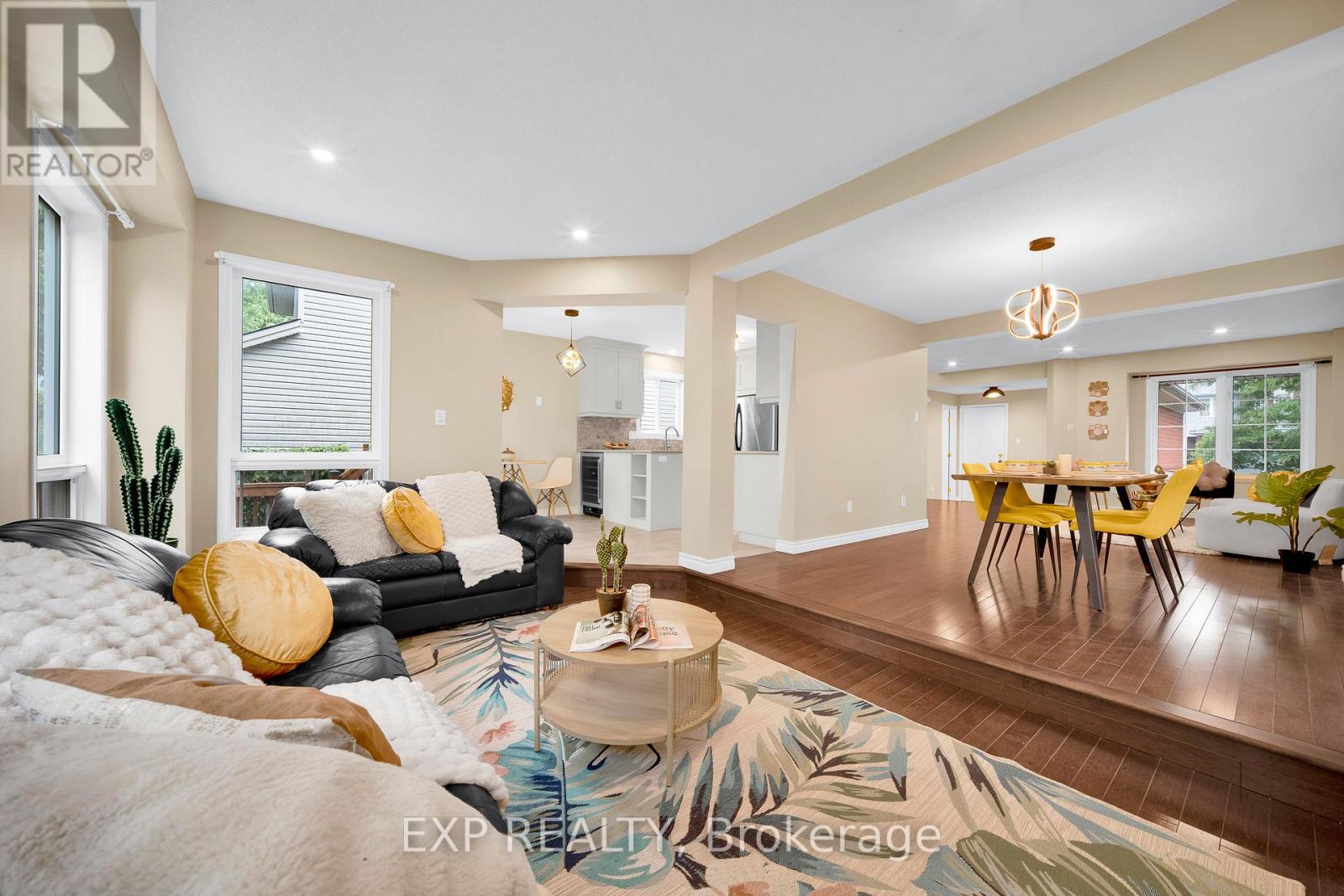 43 Trump Avenue, Ottawa, Ontario  K2C 4A4 - Photo 3 - X13442412