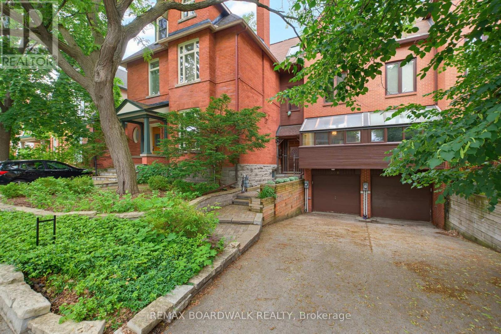 B - 595 Besserer Street, Ottawa, Ontario  K1N 6C8 - Photo 1 - X13442432