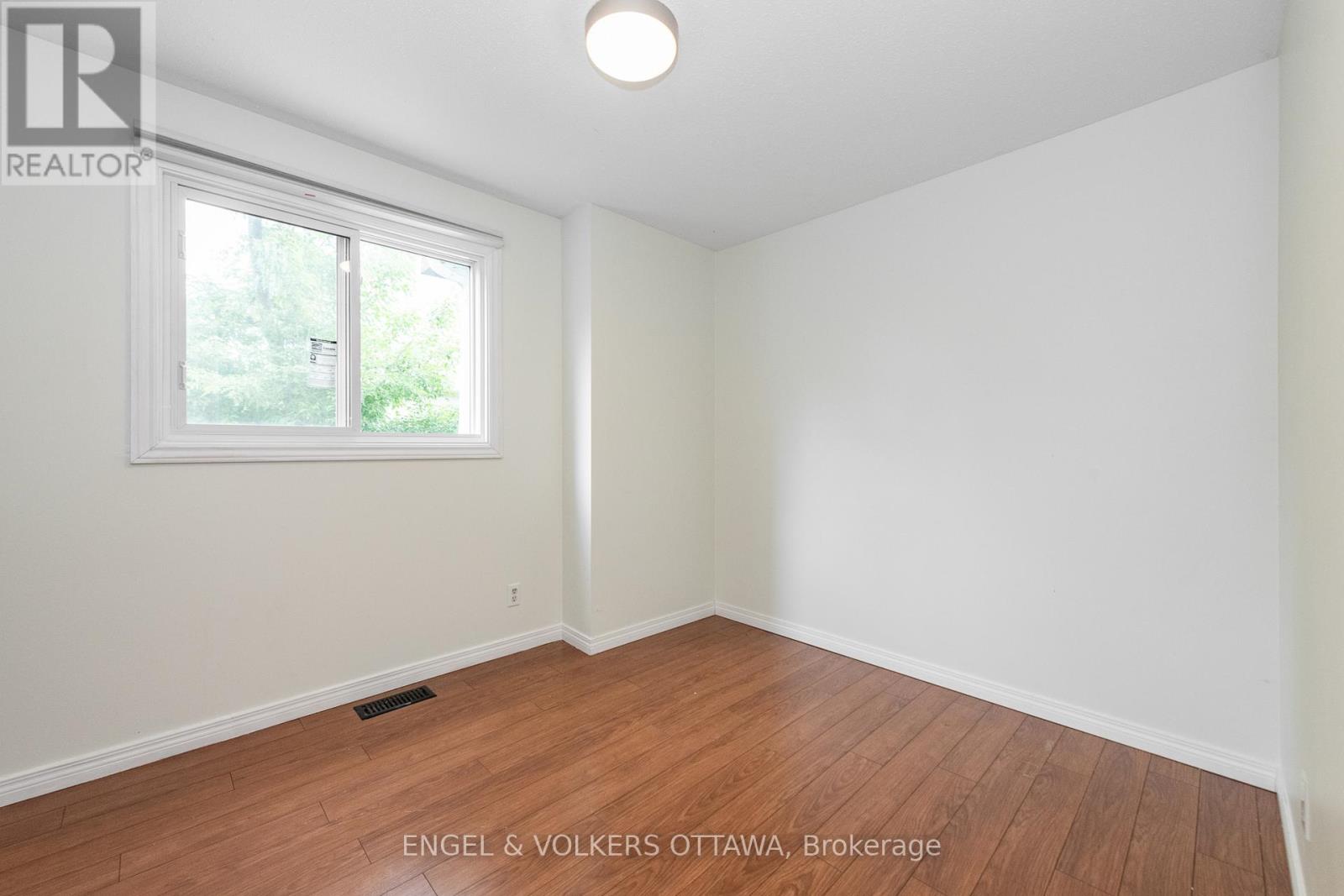 75 Woodfield Drive, Ottawa, Ontario  K2G 0A1 - Photo 10 - X13442588