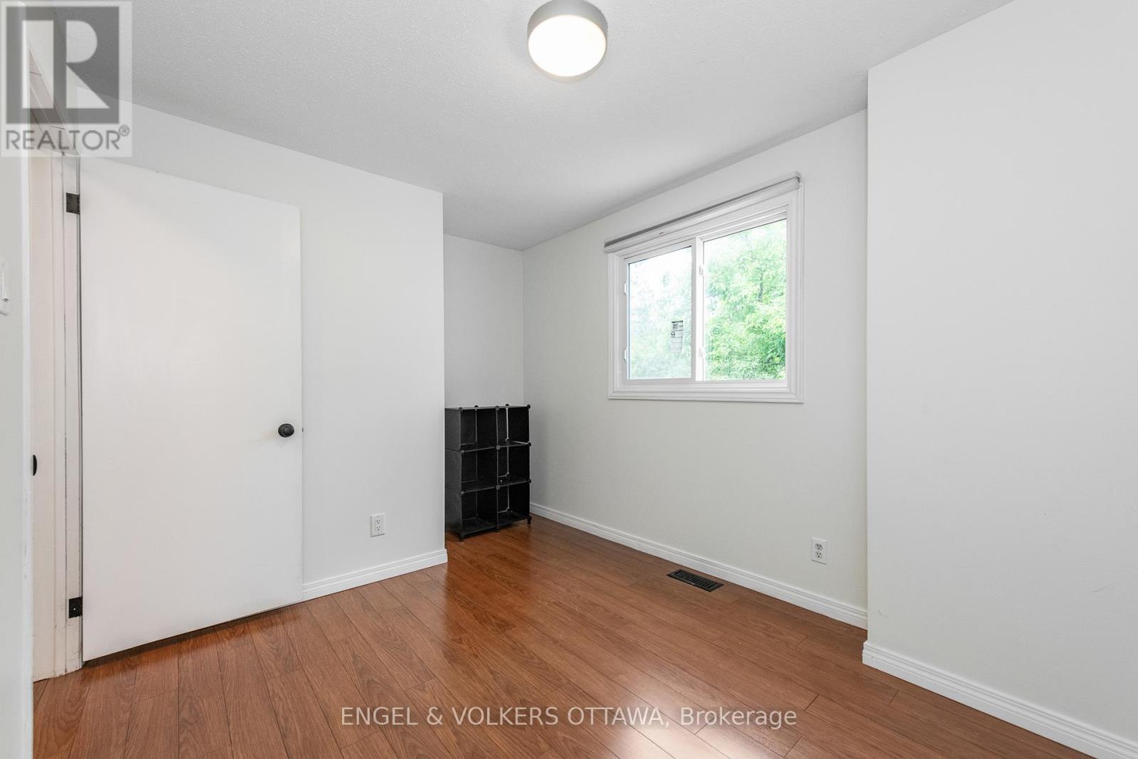 75 Woodfield Drive, Ottawa, Ontario  K2G 0A1 - Photo 11 - X13442588