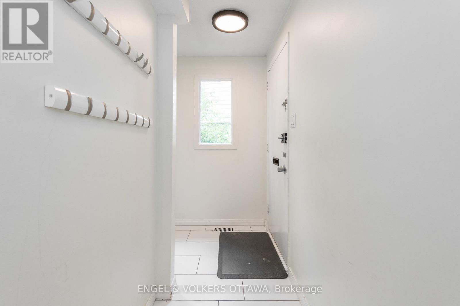 75 Woodfield Drive, Ottawa, Ontario  K2G 0A1 - Photo 2 - X13442588