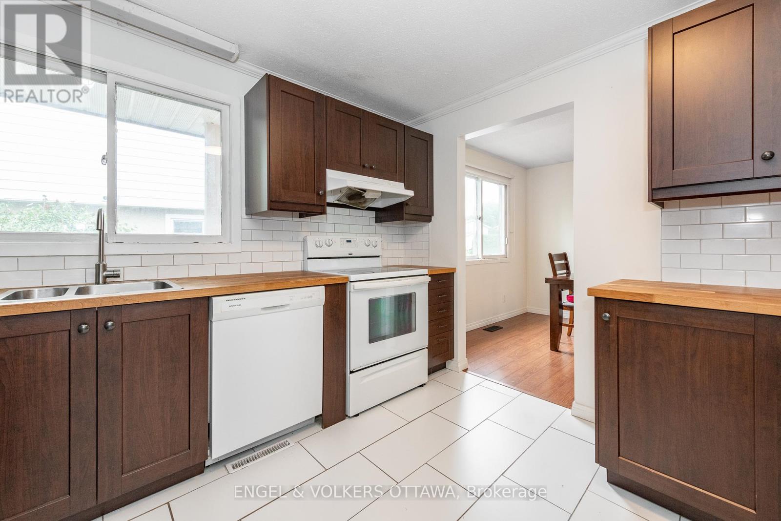 75 Woodfield Drive, Ottawa, Ontario  K2G 0A1 - Photo 4 - X13442588