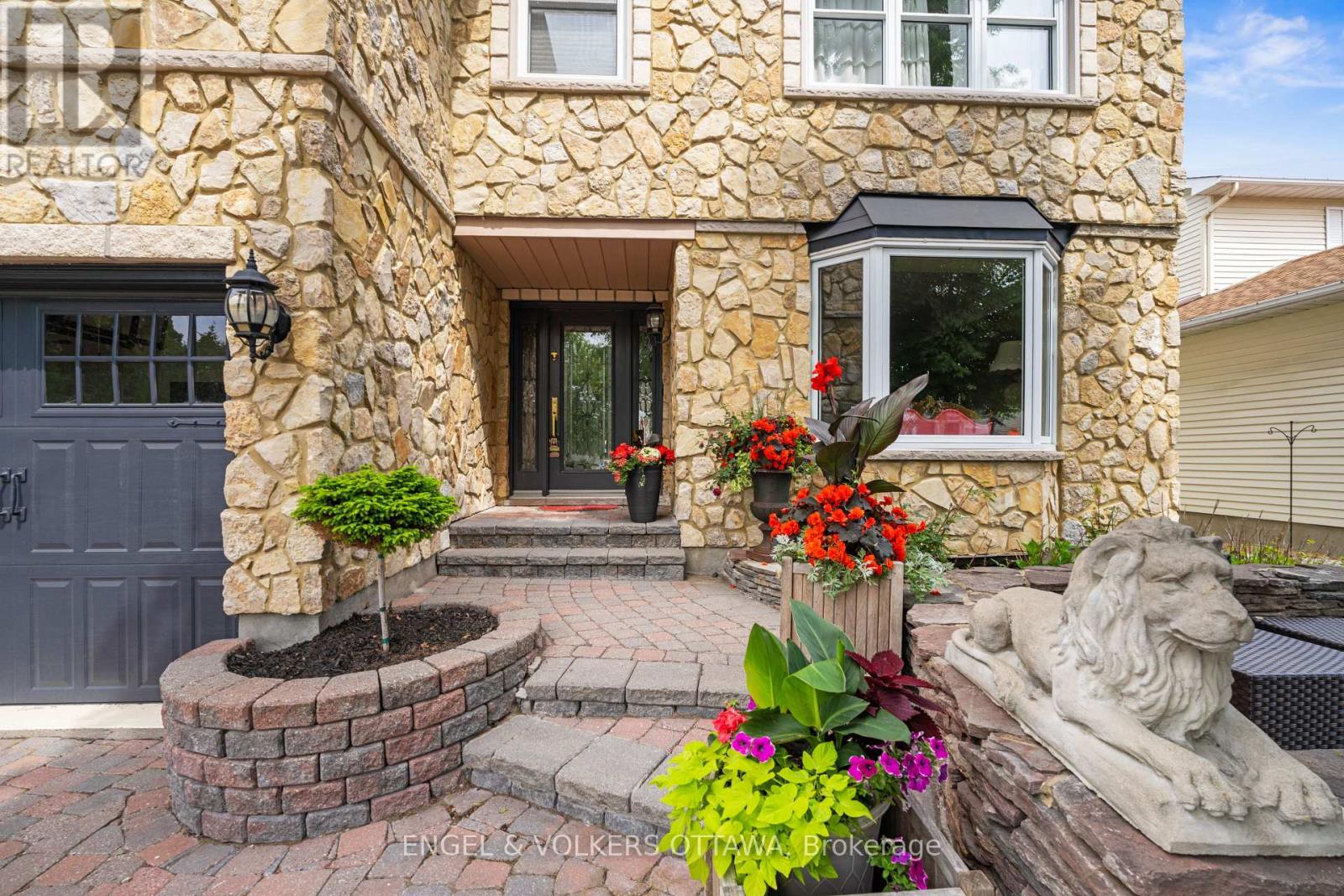 563 MERKLEY DRIVE, Ottawa, Ontario