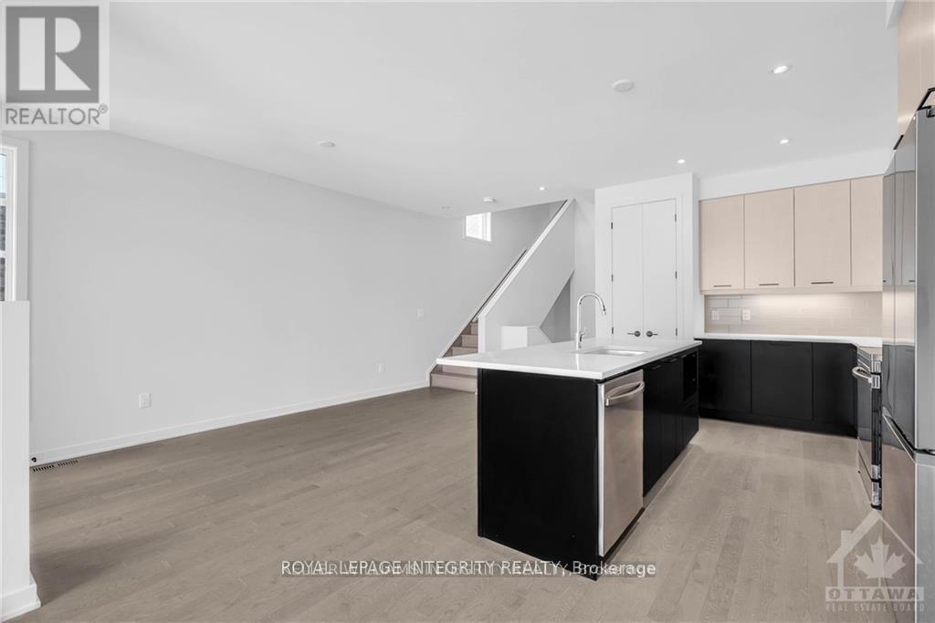 254 Shuttleworth Drive, Ottawa, Ontario  K1T 0T4 - Photo 12 - X13442664