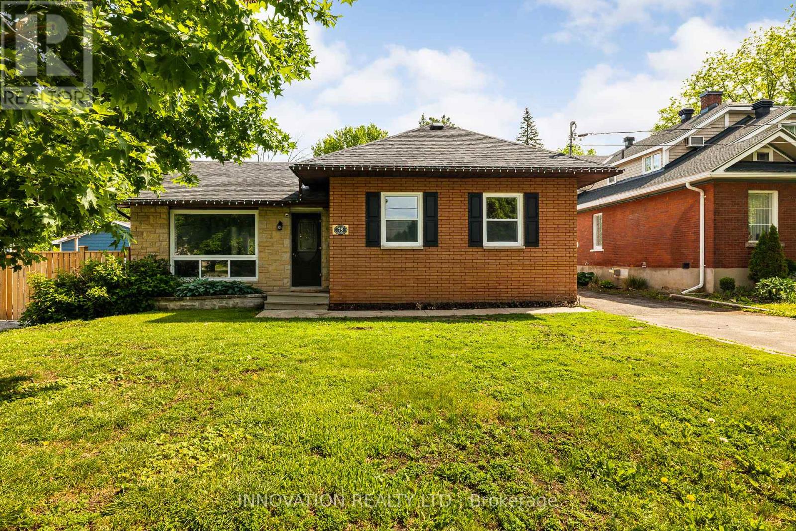 75 Wilson Street W, Perth, Ontario  K7H 2N7 - Photo 1 - X13442676