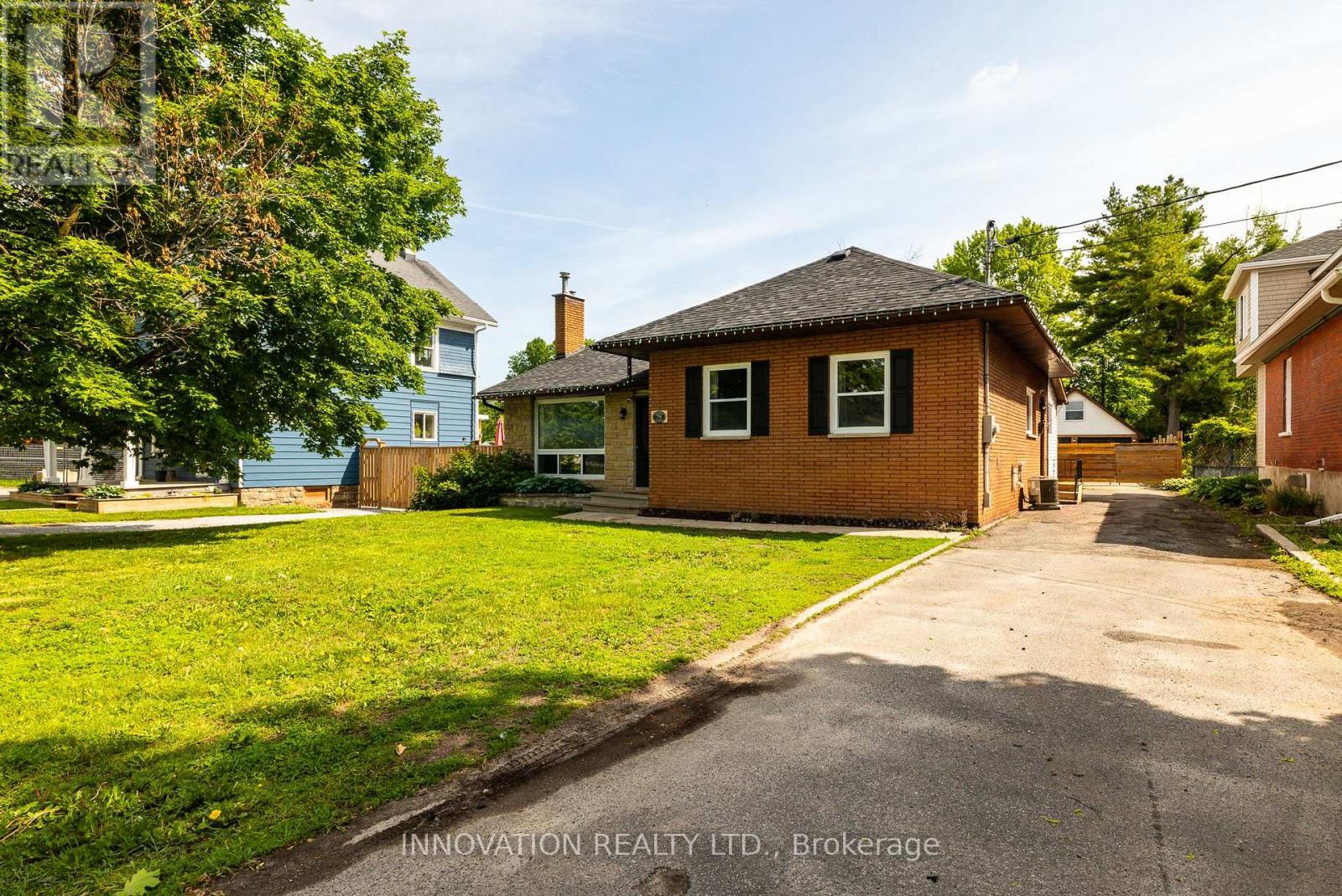 75 Wilson Street W, Perth, Ontario  K7H 2N7 - Photo 2 - X13442676