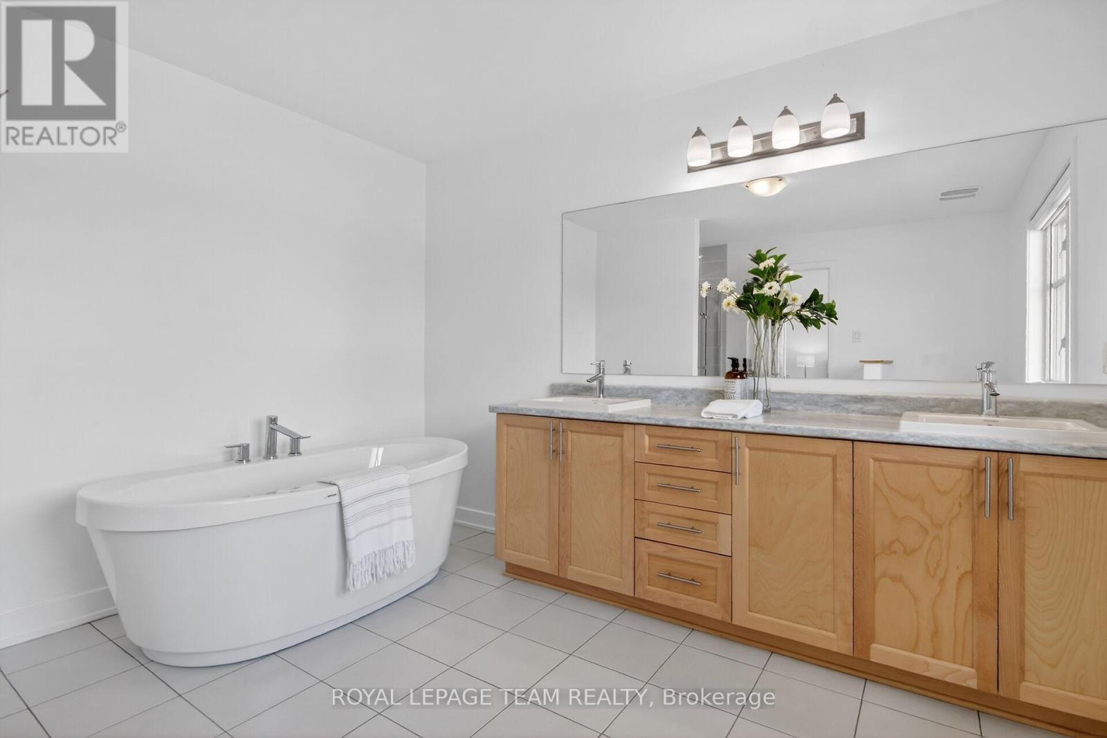 154 Winterhaven Drive, Ottawa, Ontario  K1W 0P1 - Photo 33 - X13442738