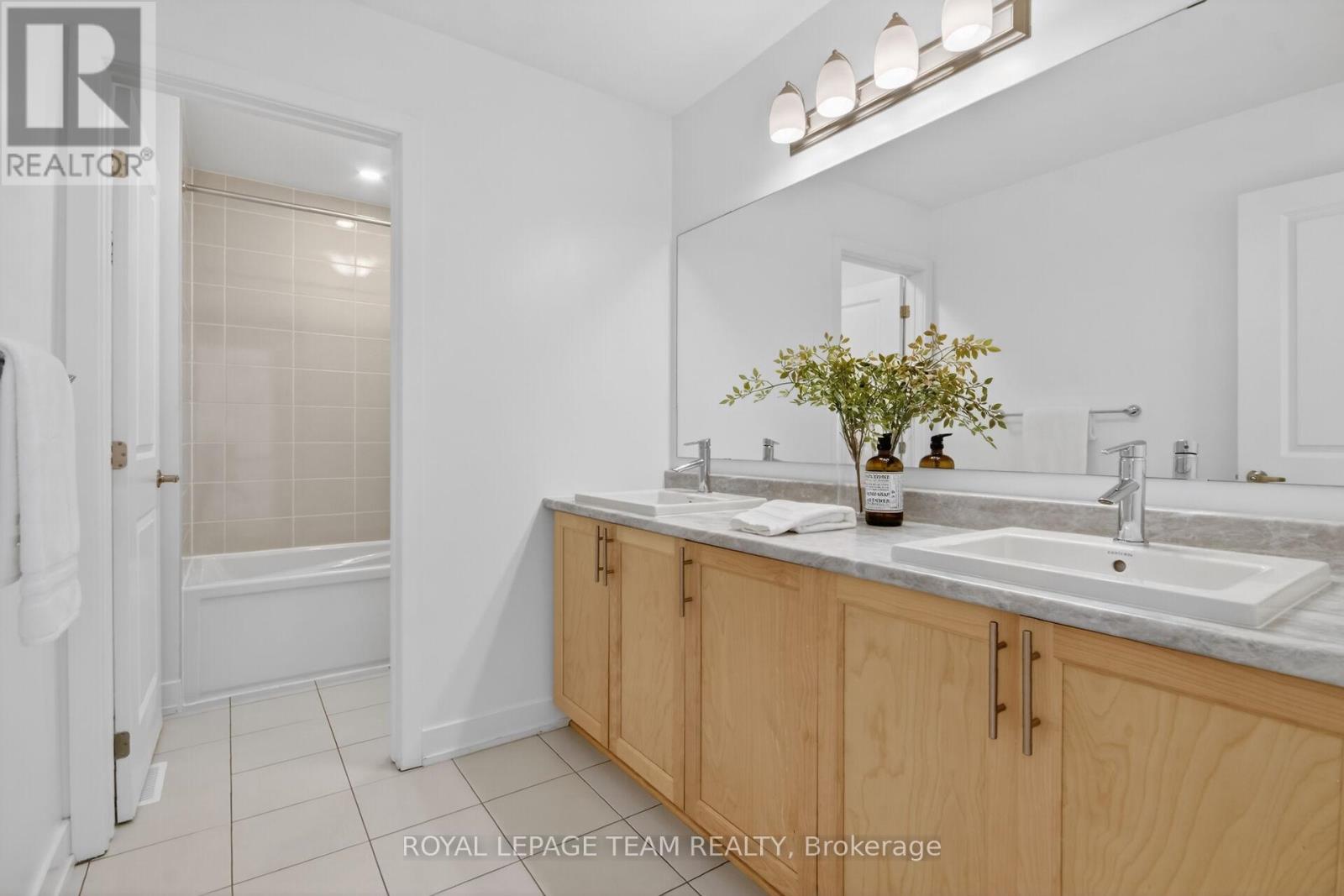 154 Winterhaven Drive, Ottawa, Ontario  K1W 0P1 - Photo 38 - X13442738