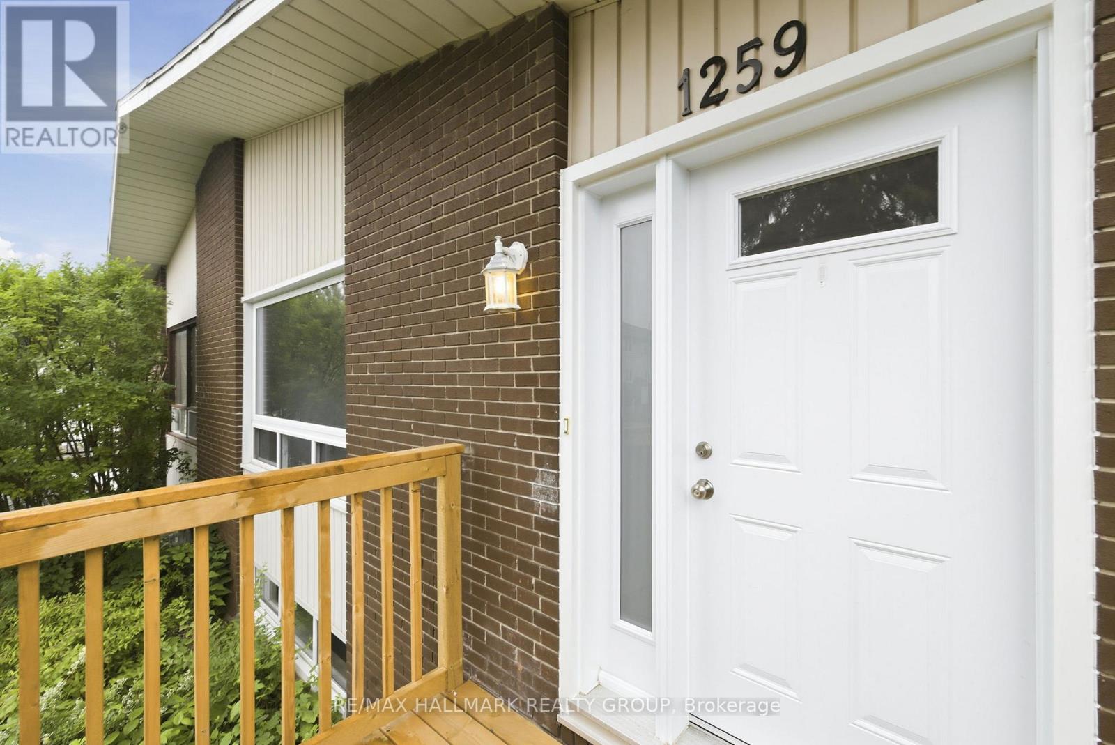 1259 Marenger Street, Ottawa, Ontario  K1C 1S1 - Photo 2 - X13442782