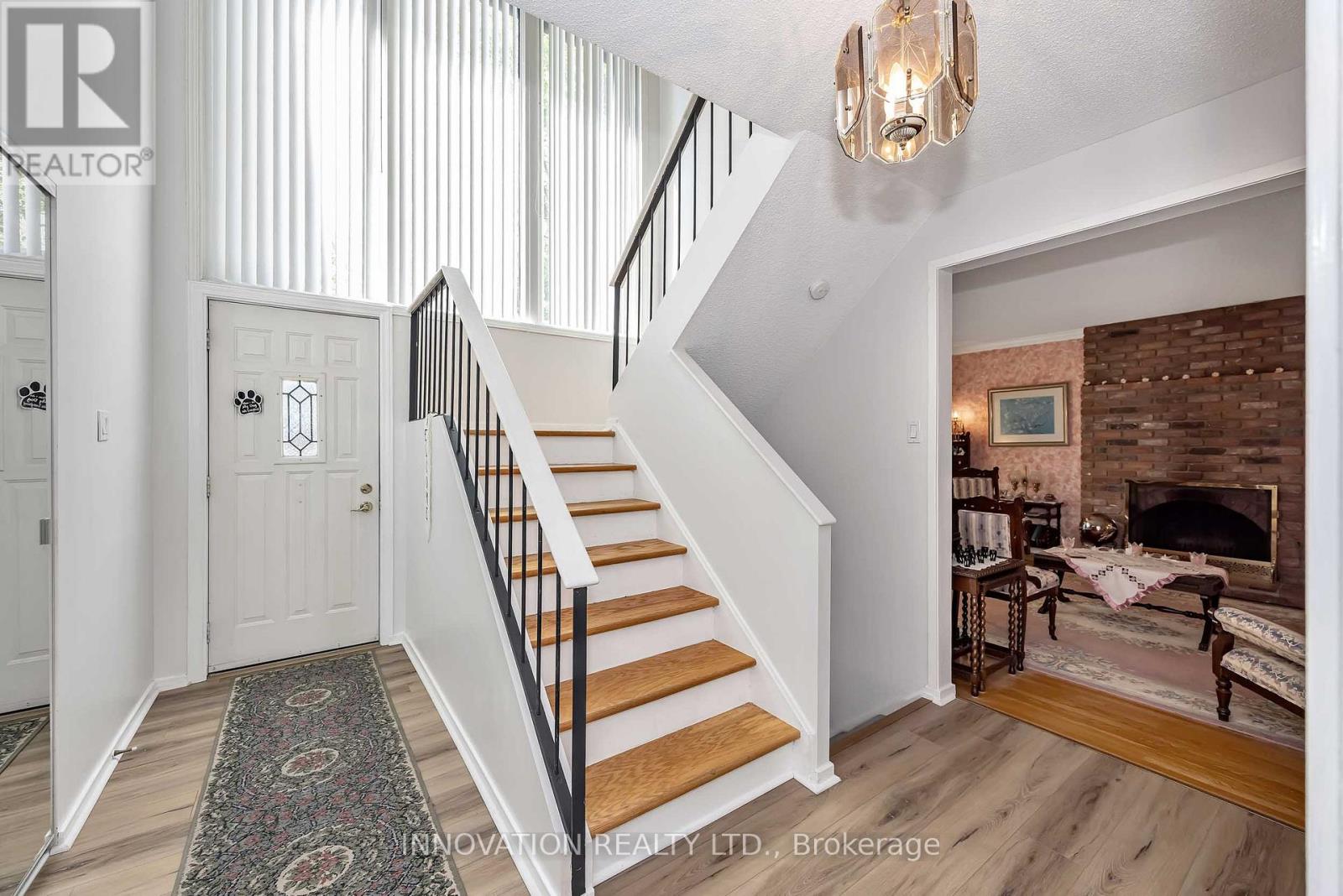 8 Sandwell Crescent, Ottawa, Ontario  K2K 1V3 - Photo 3 - X13442832