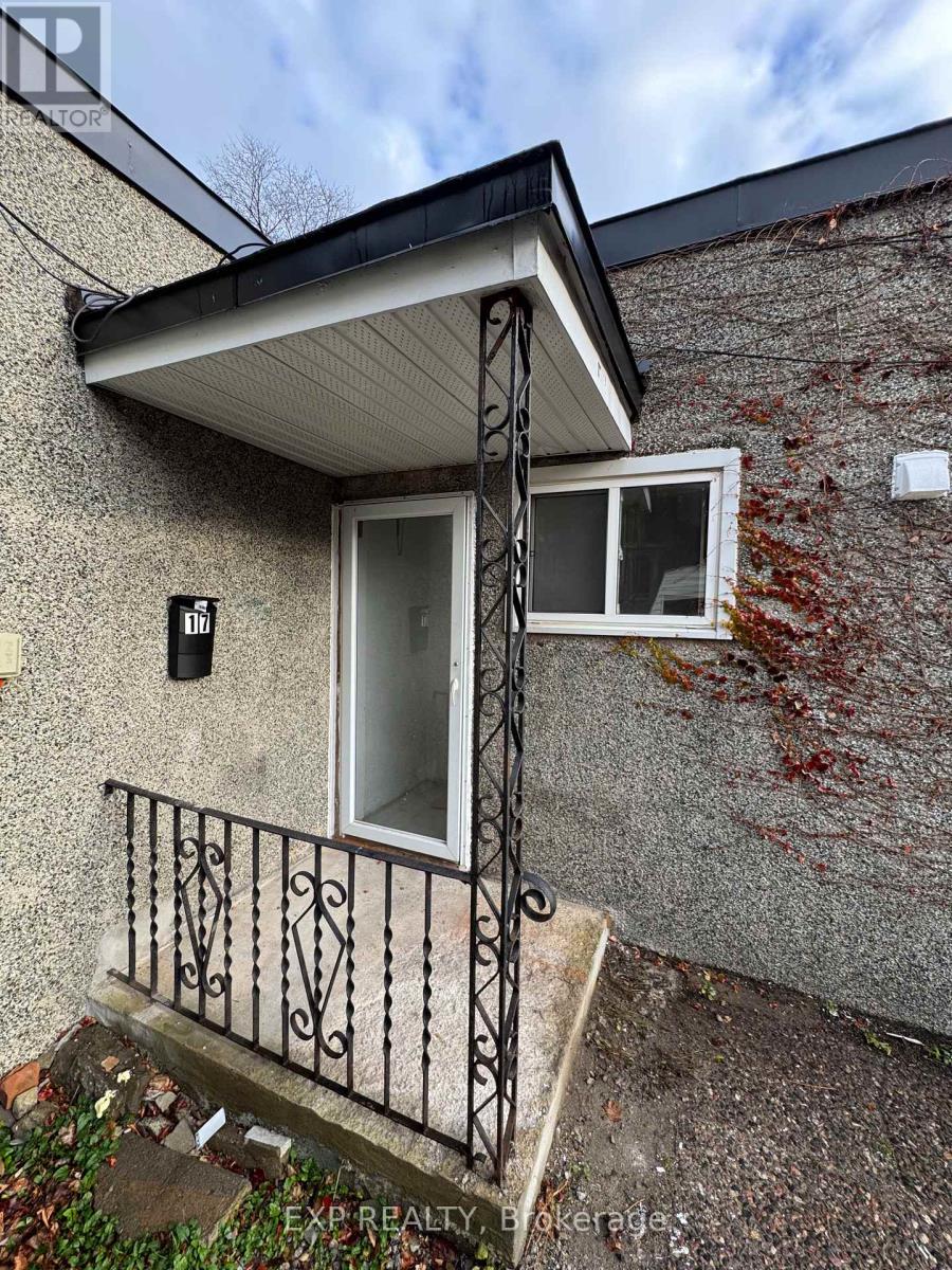 17 Loyer Street, Ottawa, Ontario  K1L 5V9 - Photo 2 - X13443036