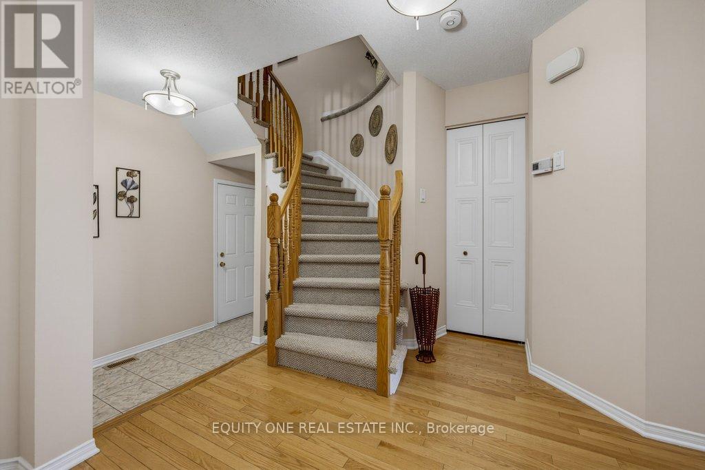 325 Applecross Crescent, Ottawa, Ontario  K2K 0C4 - Photo 5 - X13443246