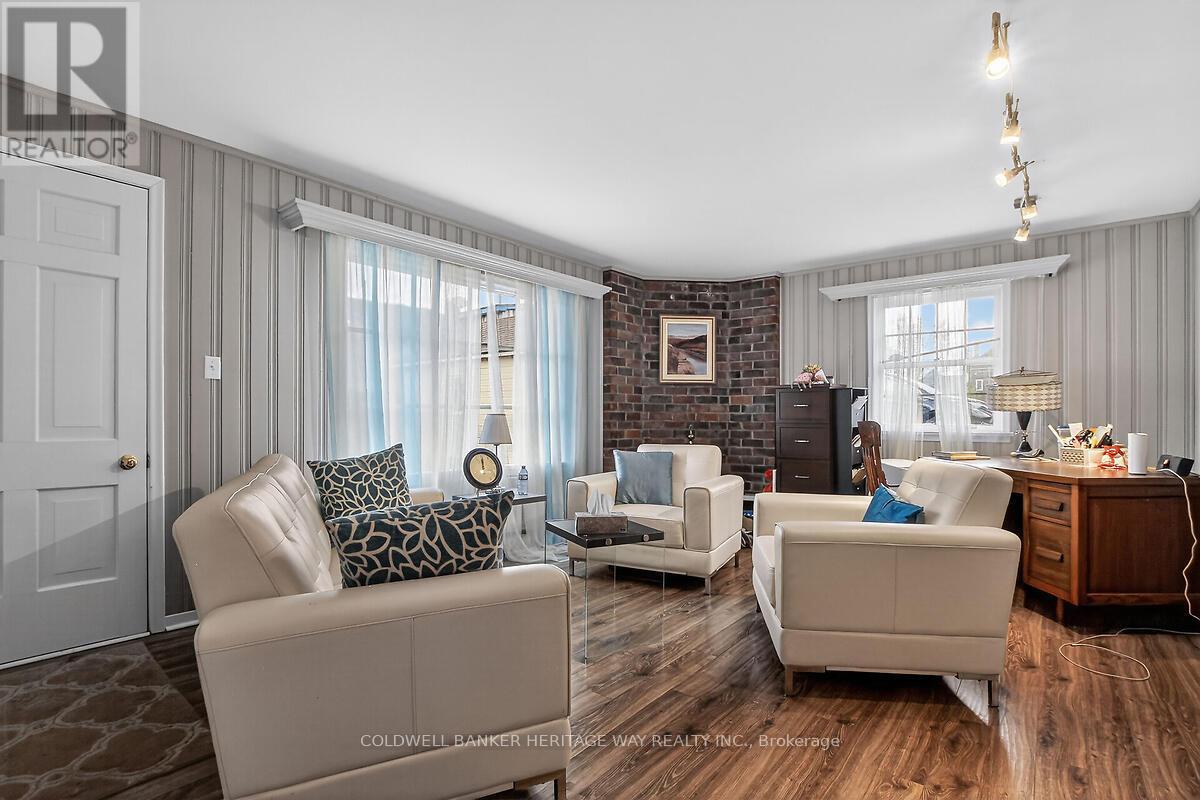 233 Bridge Street, Carleton Place, Ontario  K7C 3H2 - Photo 5 - X13443286