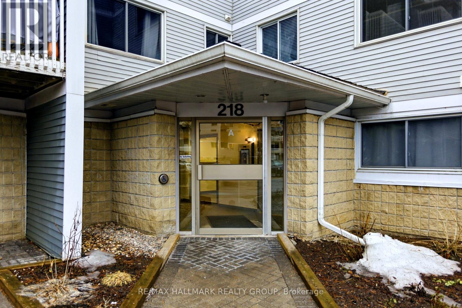 216 - 218 Viewmount Drive, Ottawa, Ontario  K2E 7X5 - Photo 2 - X13443360