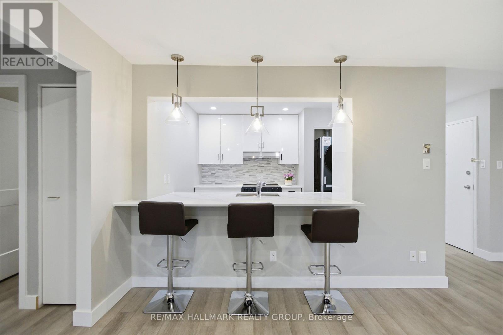 216 - 218 Viewmount Drive, Ottawa, Ontario  K2E 7X5 - Photo 7 - X13443360
