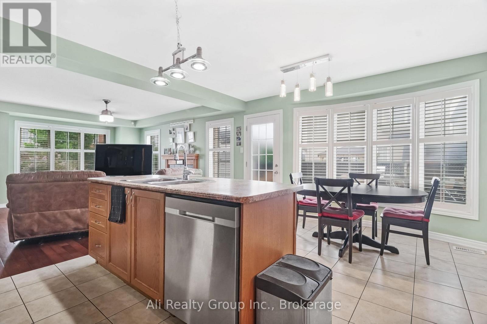 3022 Freshwater Way, Ottawa, Ontario  K2J 3V5 - Photo 10 - X13443368
