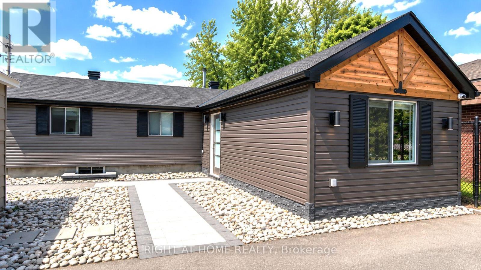 3858 Rideau River Road, North Grenville, Ontario  K0G 1J0 - Photo 3 - X13443588