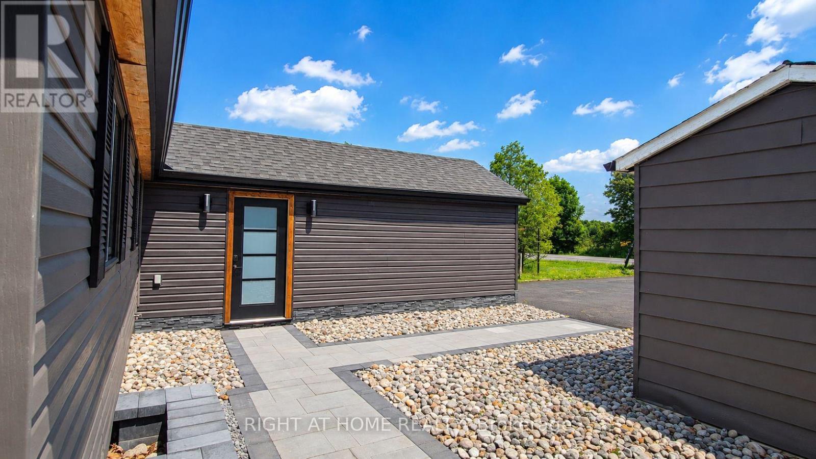 3858 Rideau River Road, North Grenville, Ontario  K0G 1J0 - Photo 4 - X13443588