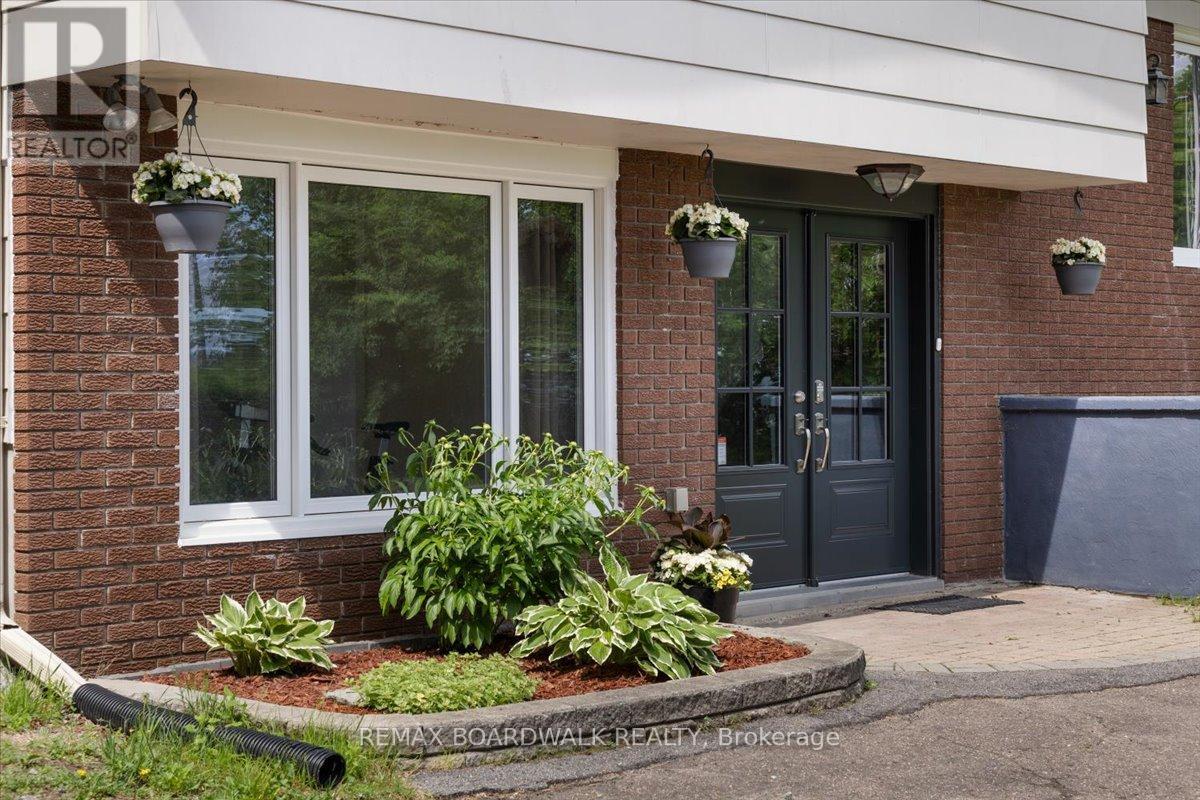 1079 River Road S, Mcnab/braeside, Ontario  K0A 1G0 - Photo 2 - X13443672
