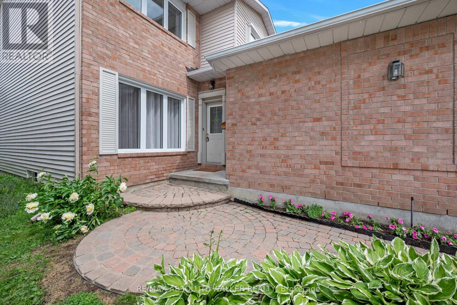 14 Inwood Drive, Ottawa, Ontario  K2M 1Z5 - Photo 2 - X13443808