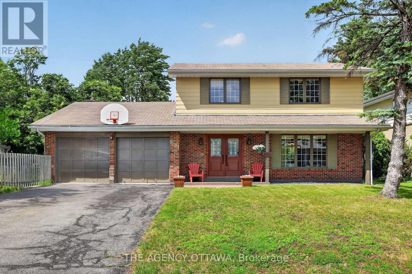1681 Amberdale Crescent, Ottawa, Ontario  K1H 7B2 - Photo 1 - X13443844