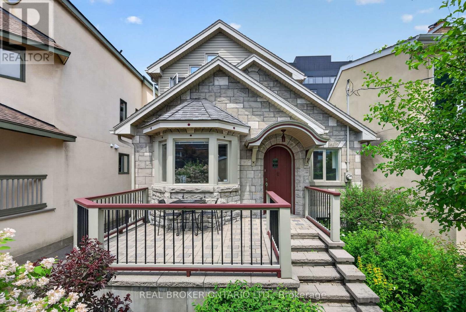 9 Graham Avenue, Ottawa, Ontario  K1S 0B6 - Photo 1 - X13443854