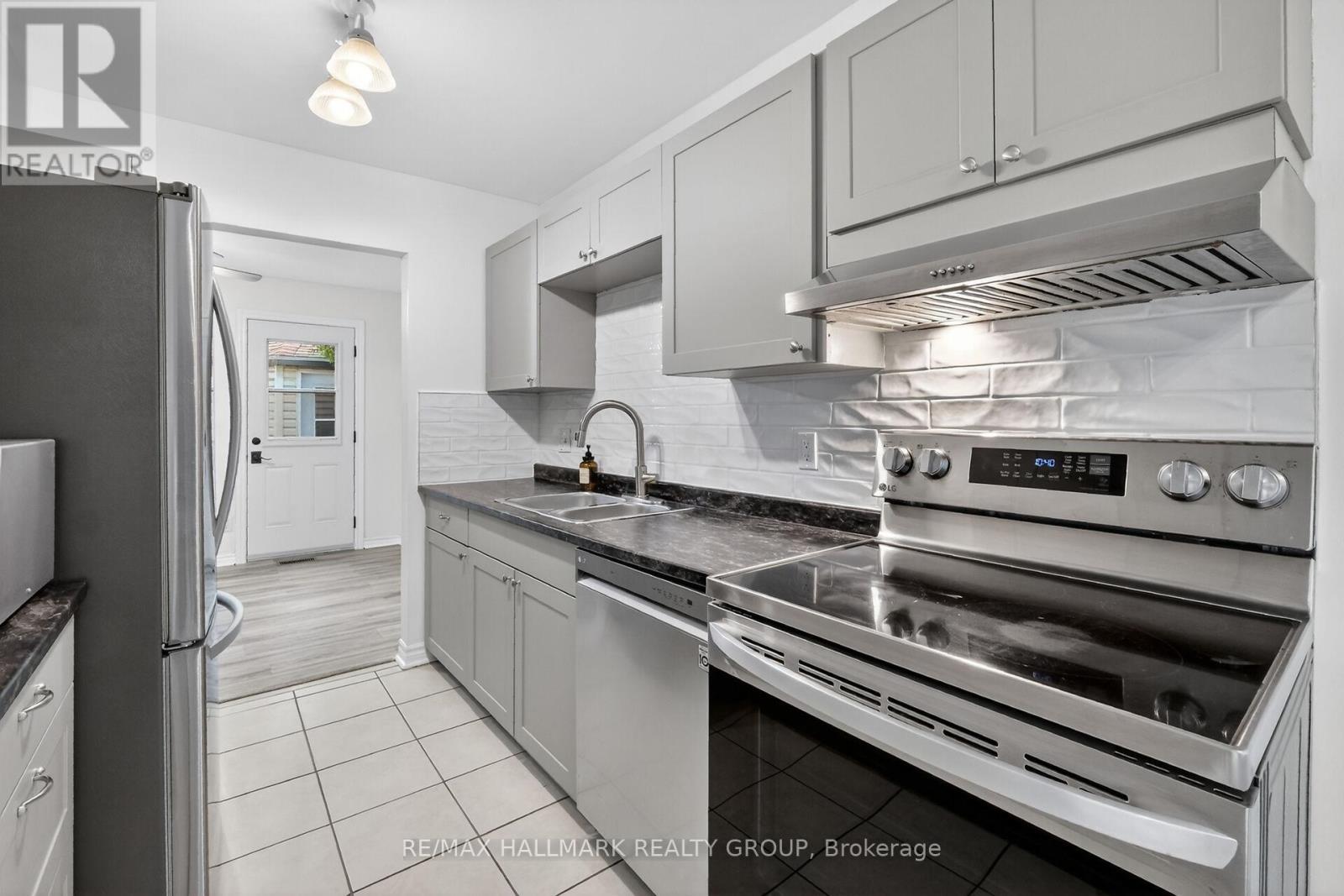 4 Gowrie Drive, Ottawa, Ontario  K2L 2S4 - Photo 16 - X13444310