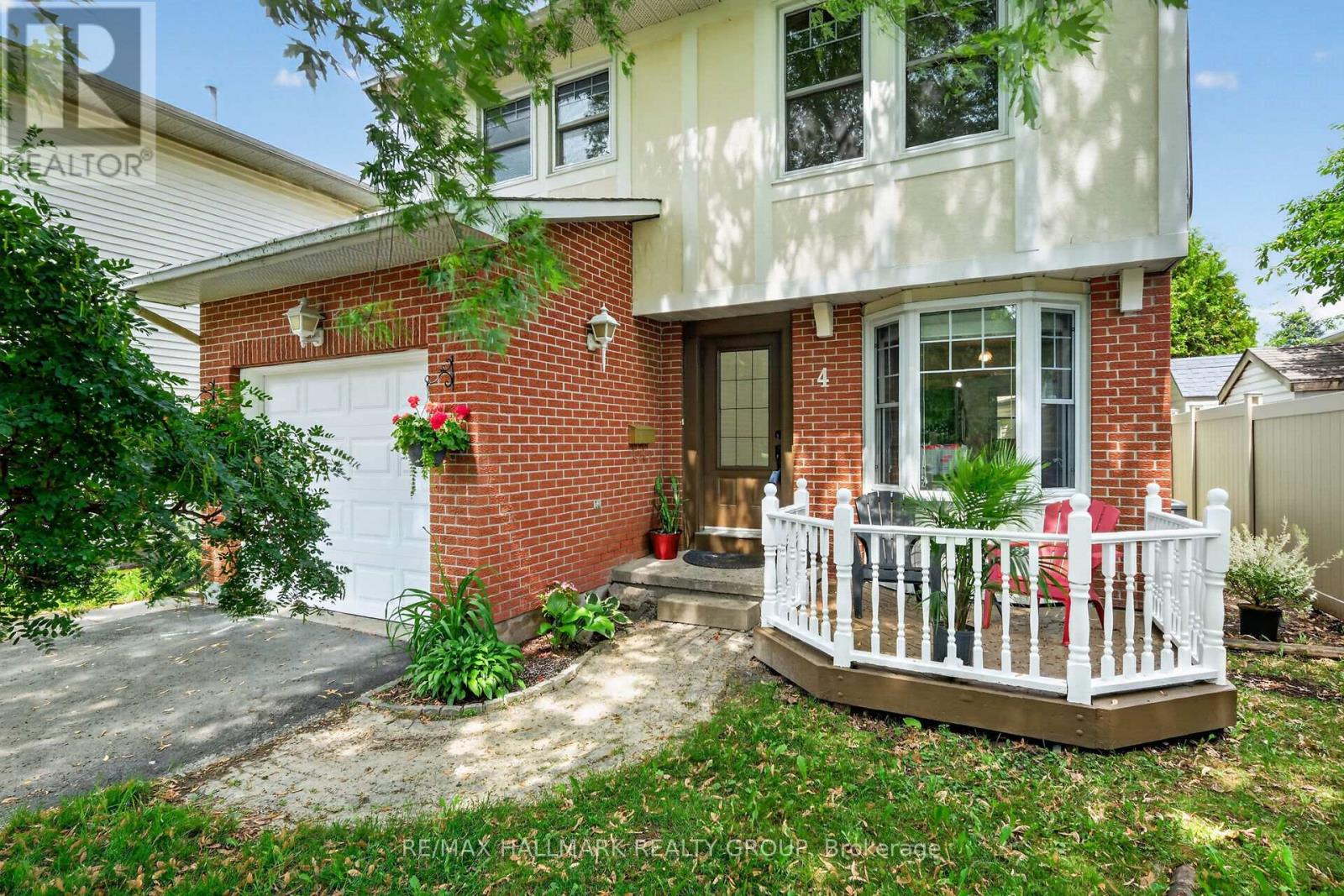 4 Gowrie Drive, Ottawa, Ontario  K2L 2S4 - Photo 2 - X13444310