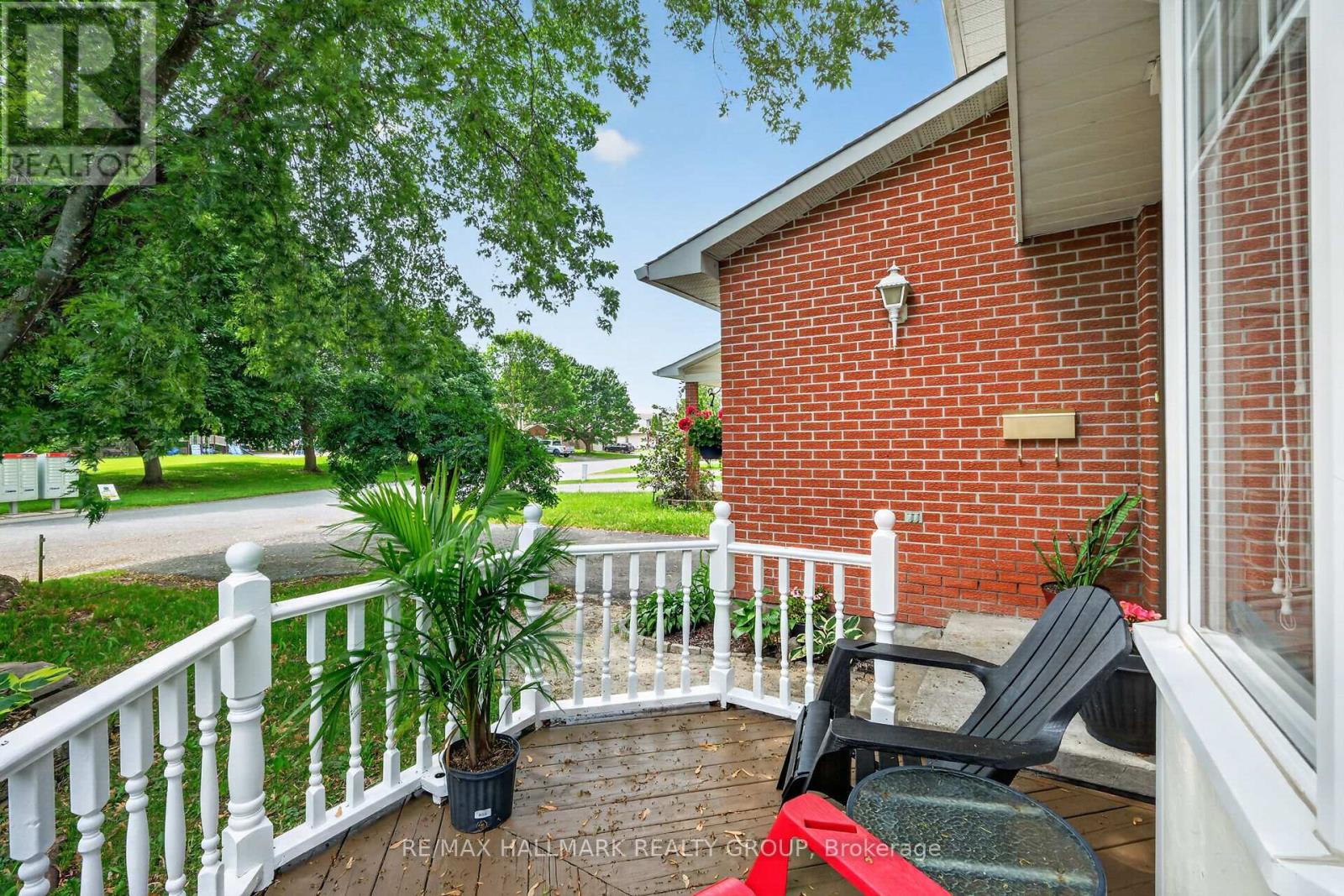 4 Gowrie Drive, Ottawa, Ontario  K2L 2S4 - Photo 4 - X13444310