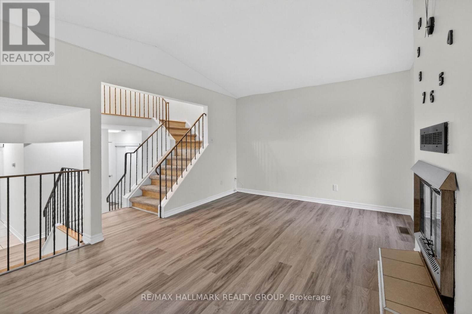 4 Gowrie Drive, Ottawa, Ontario  K2L 2S4 - Photo 8 - X13444310