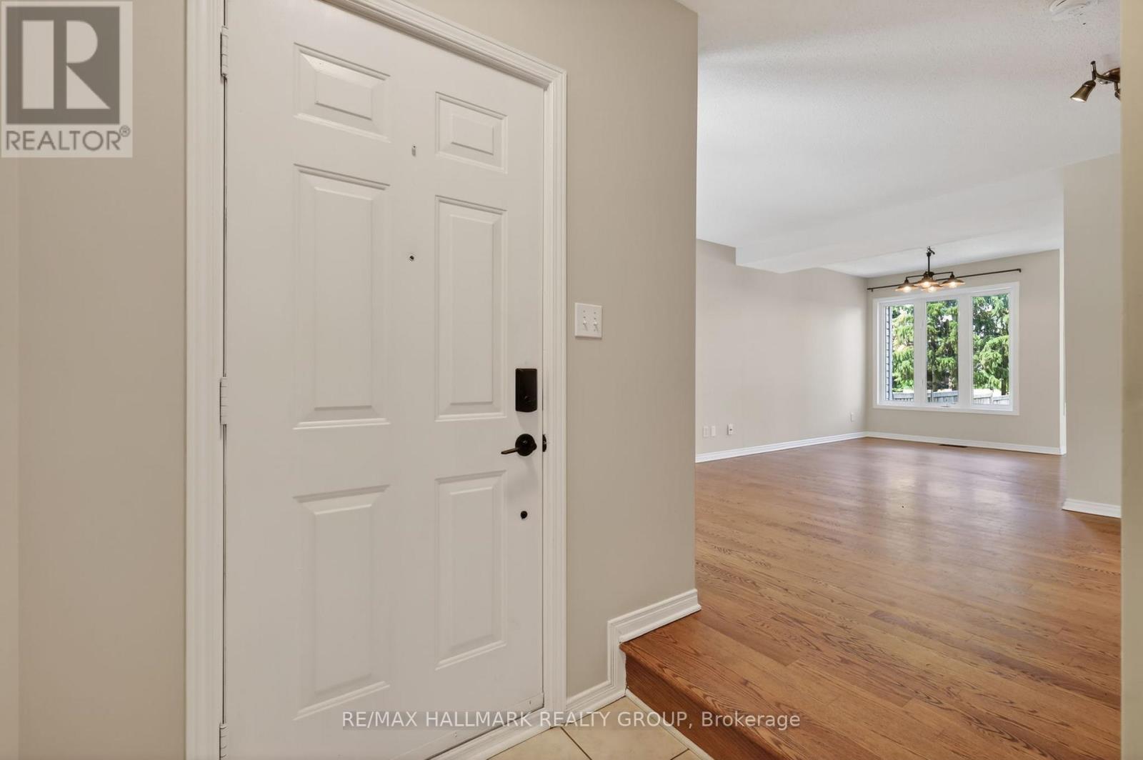 130 College Circle, Ottawa, Ontario  K1K 4R9 - Photo 4 - X13444462