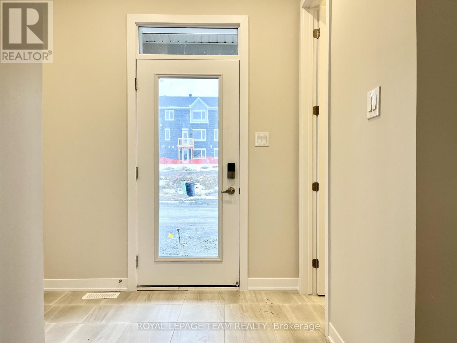 622 Expansion Road, Ottawa, Ontario  K2J 7G3 - Photo 2 - X13444506