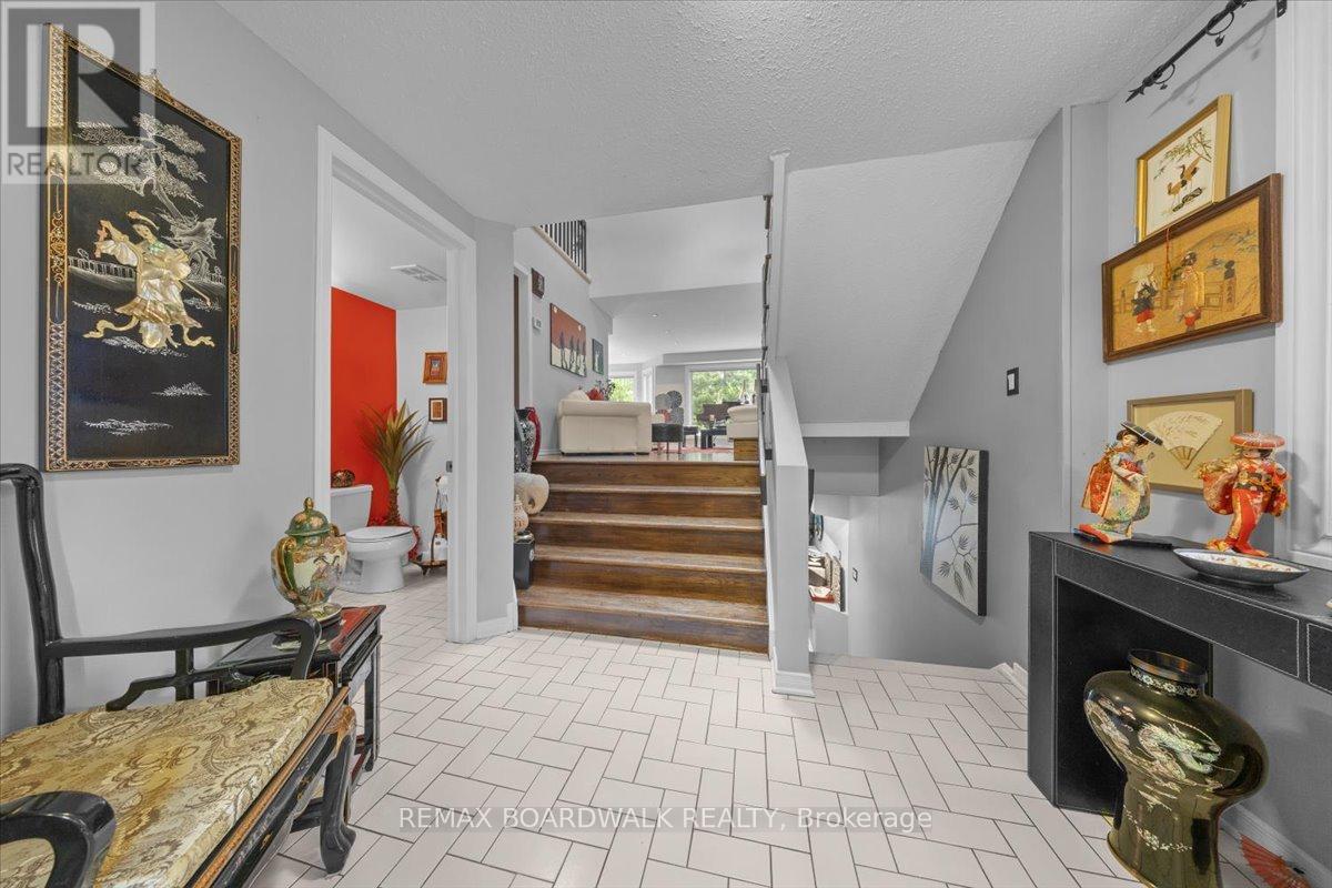 24 Hackett Street, Ottawa, Ontario  K1V 0P7 - Photo 4 - X13444966